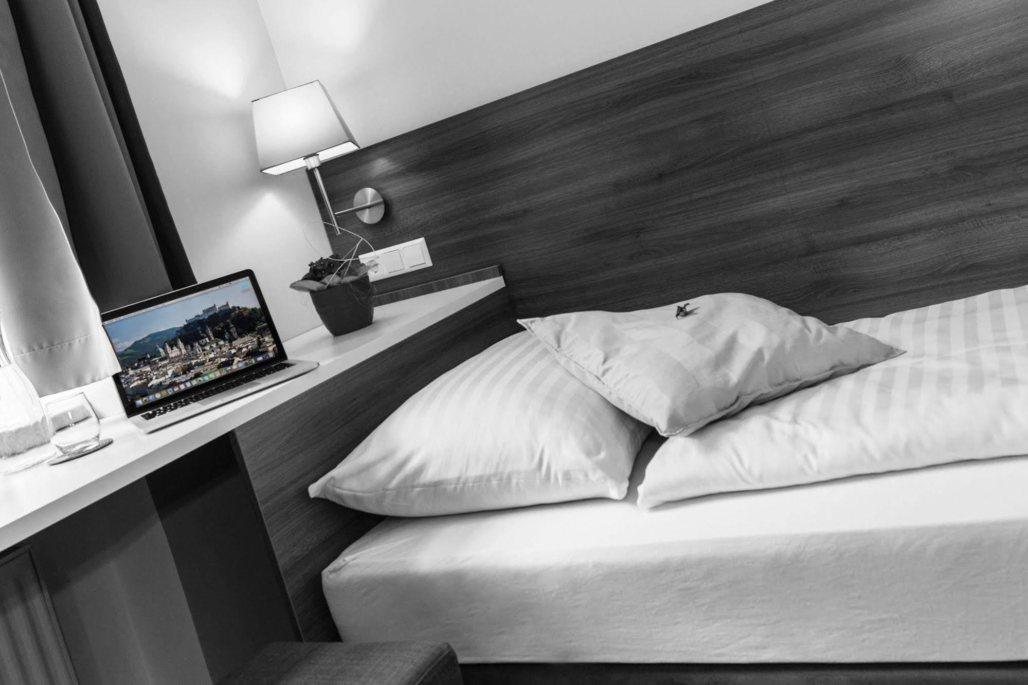 Urban Stay Salzburg City Bagian luar foto